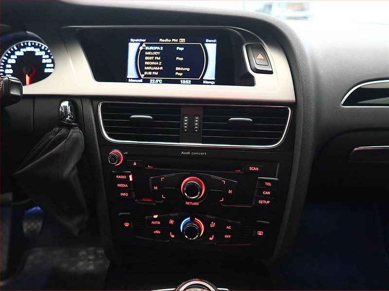 Audi A4 (2011) 1.8 TFSI, Serv.kniha, Xenony - fotka 12 z 17