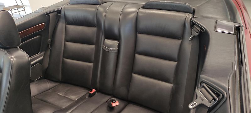 Mercedes-Benz 124 (1994) Cabriolet 300 CE-24 - fotka 17 z 24