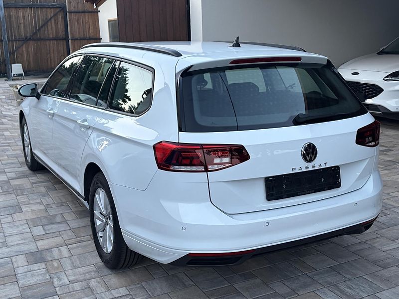Volkswagen Passat Variant (2023) 2.0 Tdi 122 hp - fotka 2 z 17