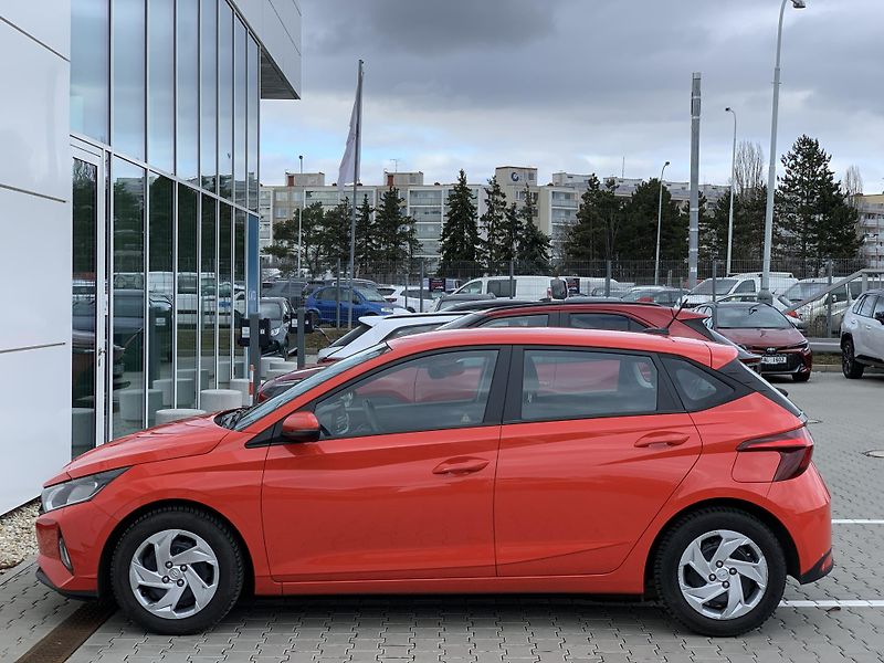 Hyundai i20 COMFORT CLUB 1.2i 62kW - fotka 4 z 19