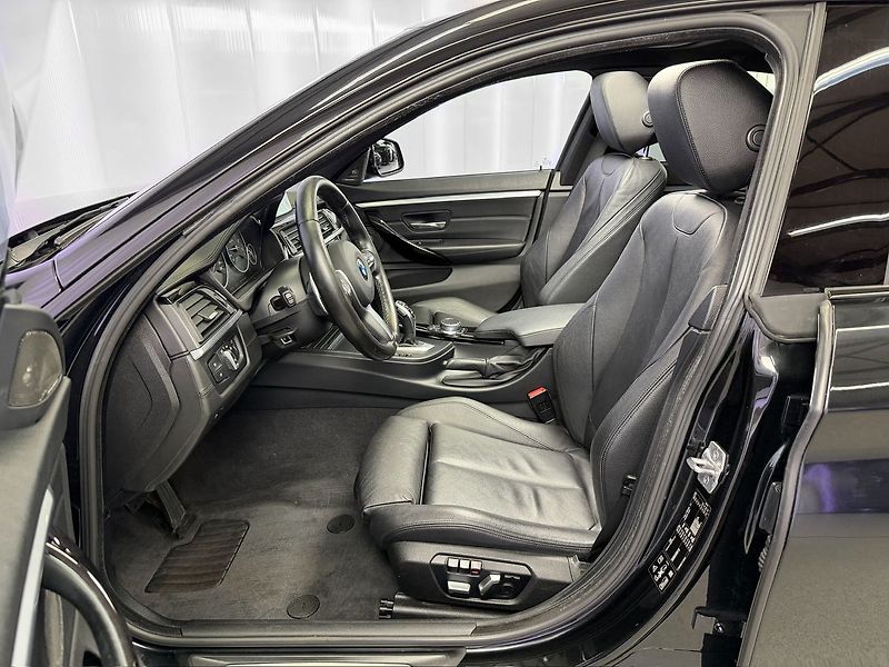 BMW Řada 4 440i xDrive GC M-SPORT, EL. ŠÍ - fotka 11 z 33