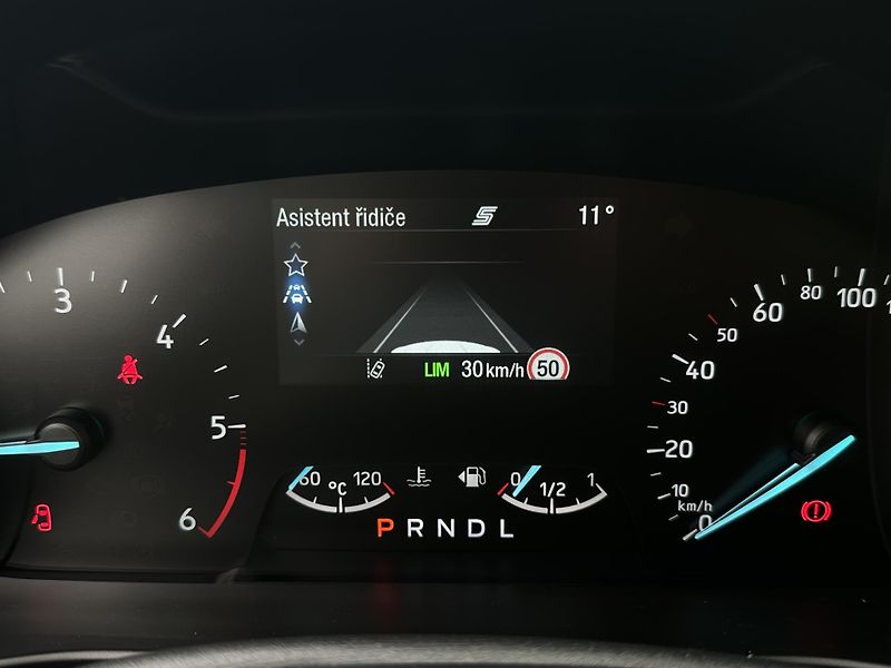 Ford Focus (2024) KOMBI ST LINE 1.5/85kW * LED - fotka 12 z 43