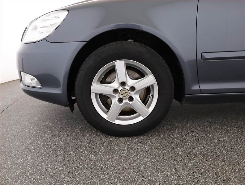 Škoda Octavia (2011) Ambiente 1.6 TDI, po STK - fotka 14 z 14