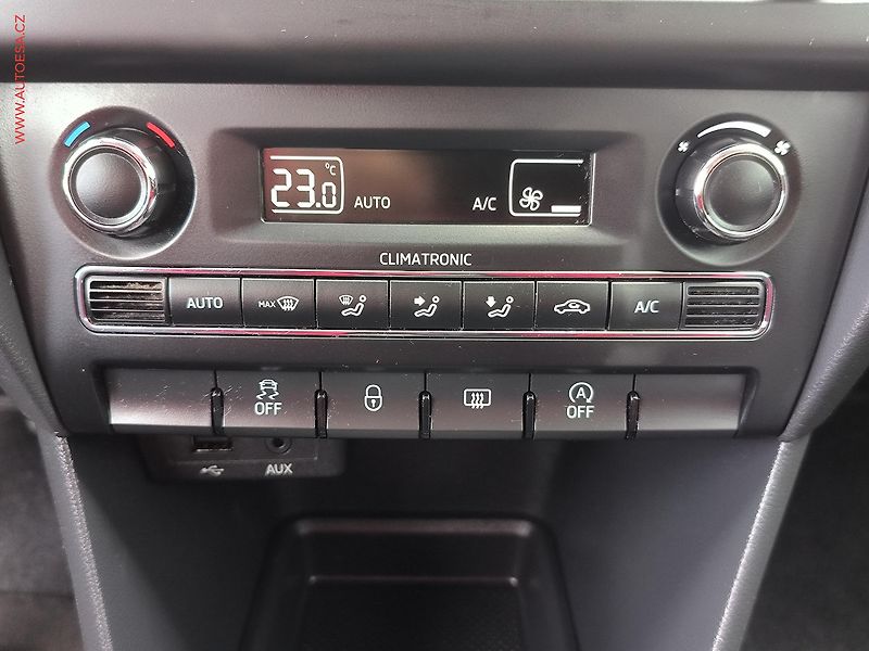 Škoda Rapid (2015) 1.2 TSi Spaceback, Ambition - fotka 12 z 16