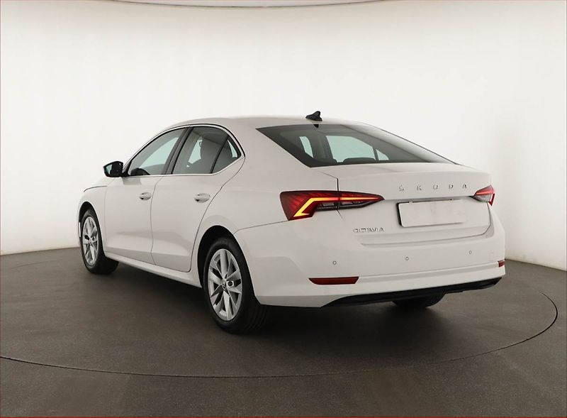 Škoda Octavia (2022) Style 1.5 TSI, ČR,1.maj - fotka 4 z 20
