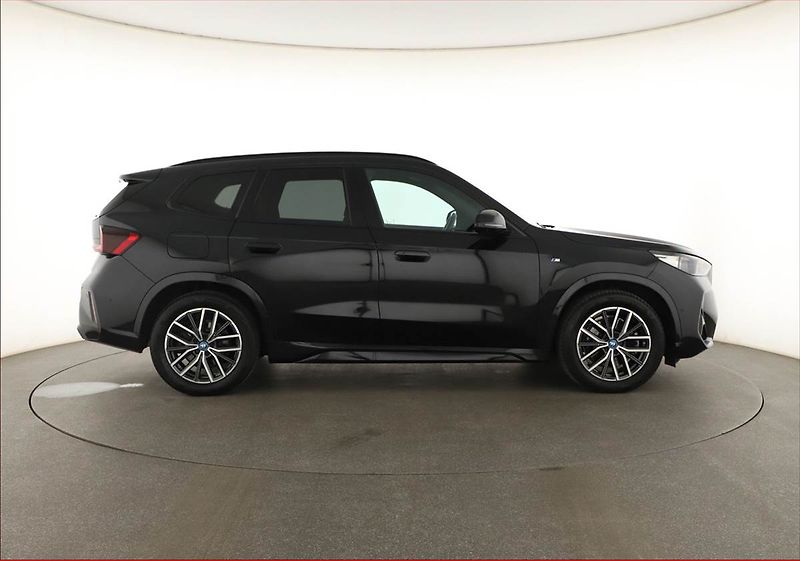 BMW X1 (2024) xDrive30e - fotka 6 z 20