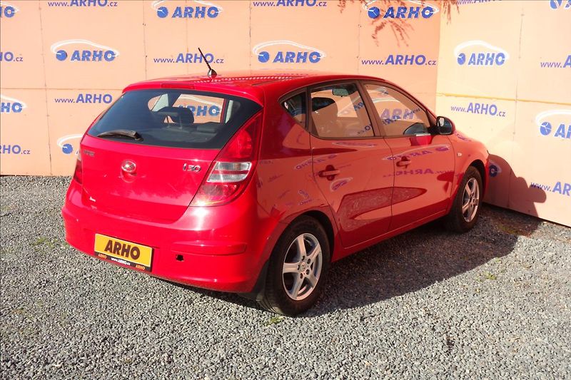 Hyundai i30 1,4 i, ČR, SERV.KN., COMFORT. - fotka 7 z 34