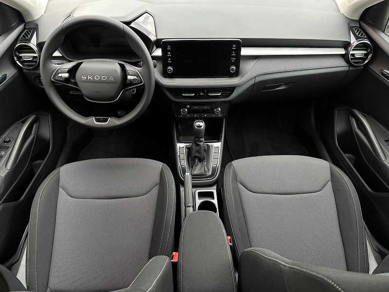 Škoda Fabia 1.0TSi 95PS LED V.Cockpit Clim - fotka 31 z 34
