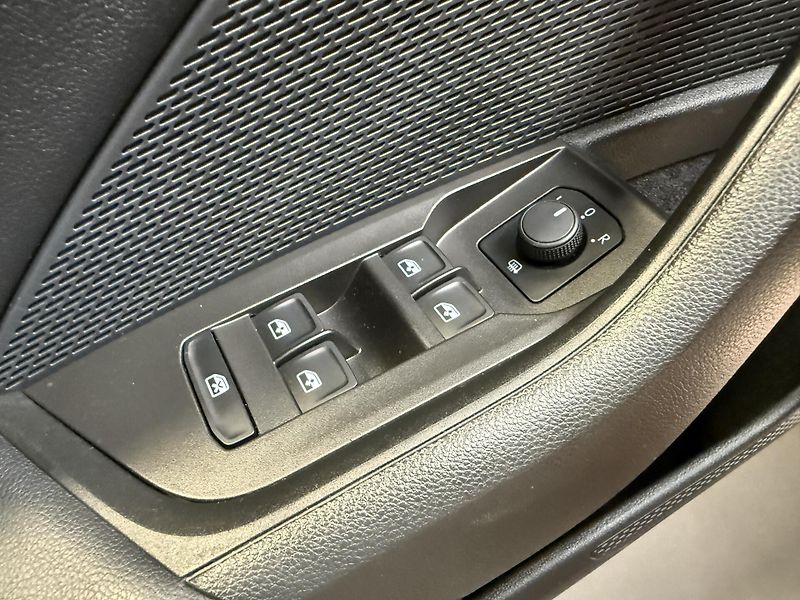 Škoda Octavia 1.5 TSI 110kW Ambition Combi - fotka 10 z 13