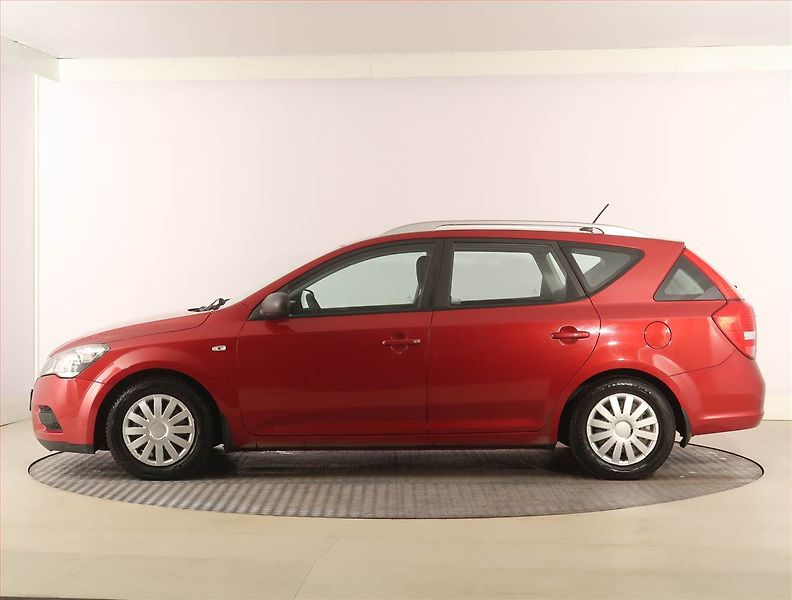 Kia Ceed (2010) 1.6 CRDi, jezdí výborně - fotka 3 z 16