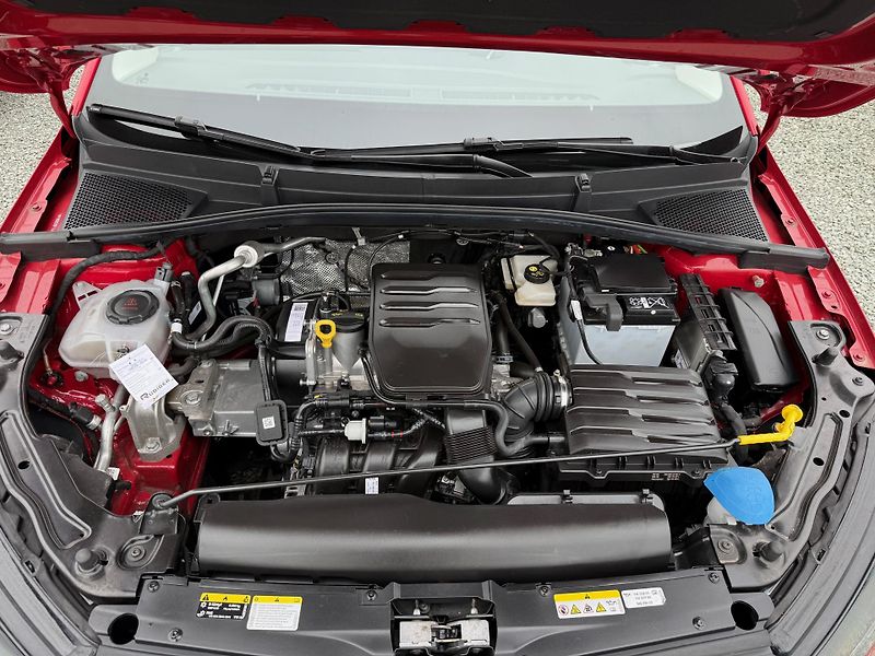 Škoda Fabia 1.0 MPI SELECTION - fotka 13 z 13
