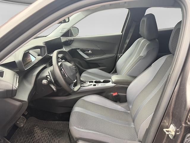 Peugeot 2008 (2020) 1.2 pure tech EAT8 130k ALLURE - fotka 9 z 15