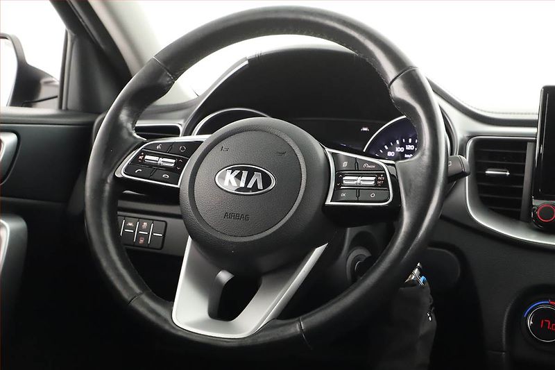 Kia Ceed (2020) Exclusive 1.4 T-GDI, Navi - fotka 8 z 17