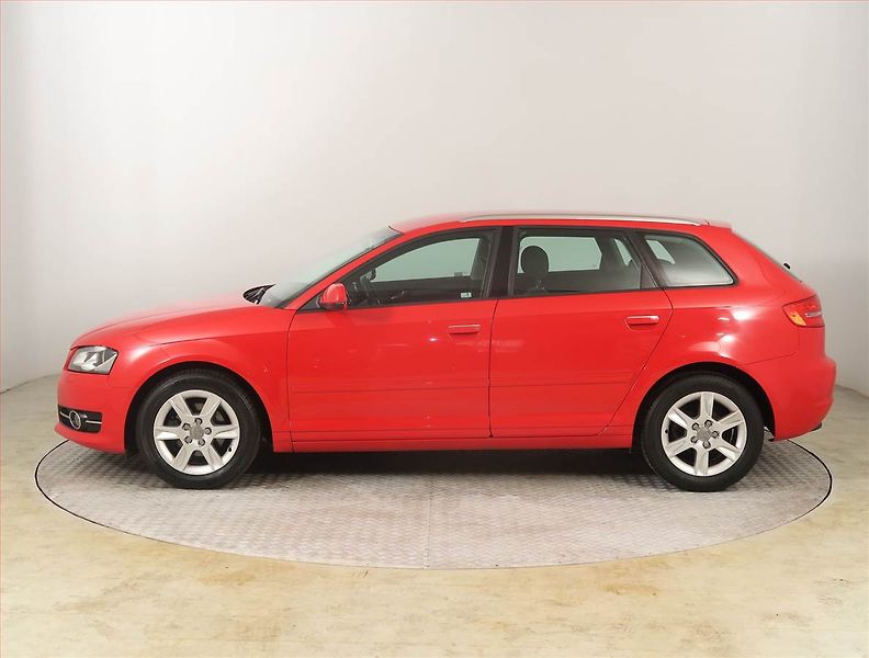 Audi A3 (2010) 1.2 TFSI, Xenony - fotka 3 z 15