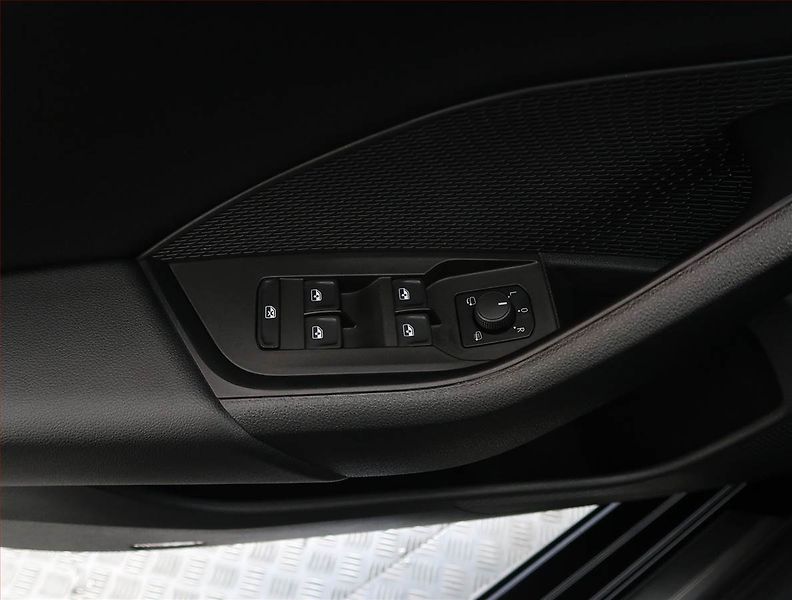 Škoda Octavia (2022) 2.0 TDI, Automat, ČR,1.maj - fotka 28 z 28