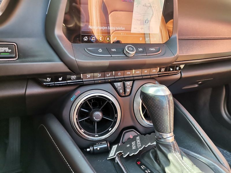 Chevrolet Camaro (2019) 6.2i V8 333kw  453PS Cabrio SS - fotka 25 z 39