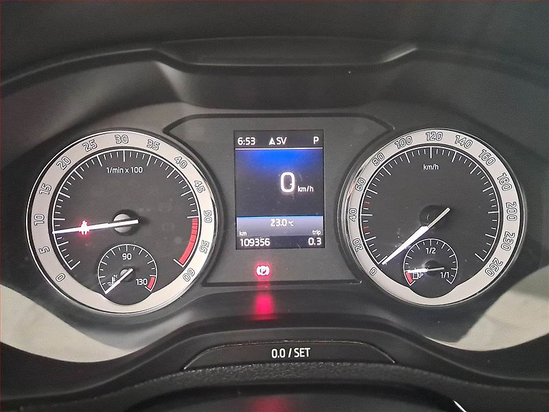 Škoda Karoq (2018) Style 2.0 TDI, 4X4, Automat - fotka 11 z 26