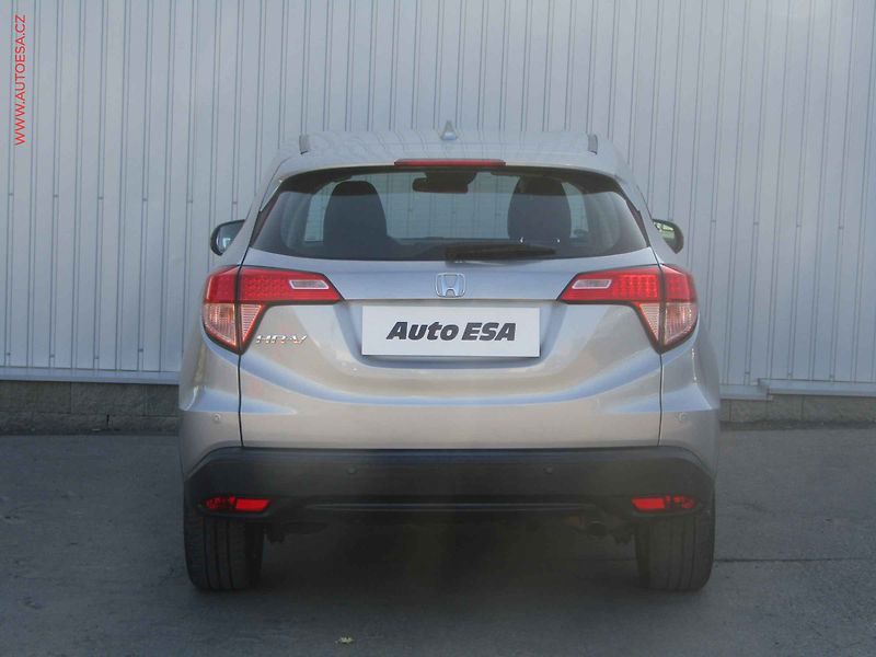 Honda HR-V (2018) 1.5 i-VTEC, Elegance - fotka 5 z 18