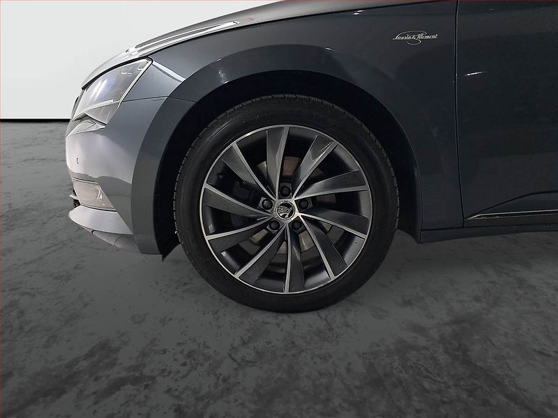 Škoda Superb (2016) 2.0 TDI, Automat, Kůže, Navi - fotka 15 z 23