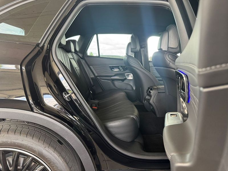Mercedes-Benz GLC 220d 4MATIC - fotka 17 z 20