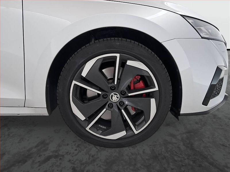 Škoda Octavia (2023) RS 2.0 TSI - fotka 15 z 32