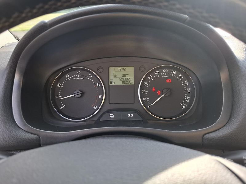 Škoda Fabia (2010) II kombi SCOUT 1.2TSi 77kW - fotka 11 z 19