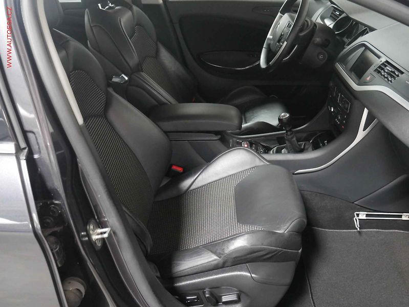 Citroën C5 (2012) 2.0 HDi, Exclusive - fotka 12 z 21