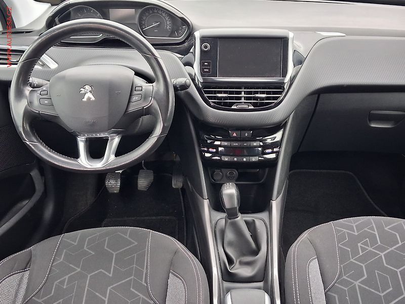 Peugeot 2008 (2017) 1.2PT, ČR, servis.kniha - fotka 8 z 20