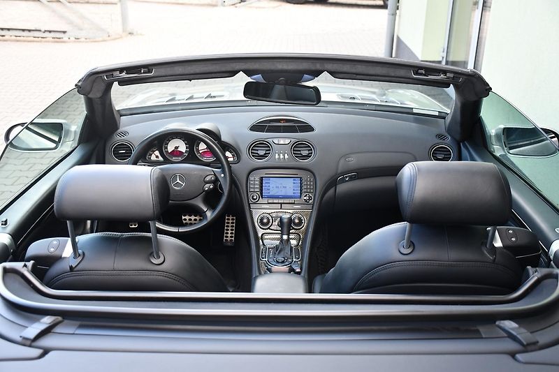 Mercedes-Benz SL 65 AMG V12 Anniversary Edition - fotka 23 z 41