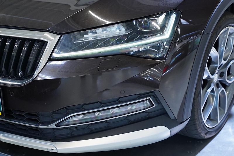 Škoda Superb - fotka 9 z 26