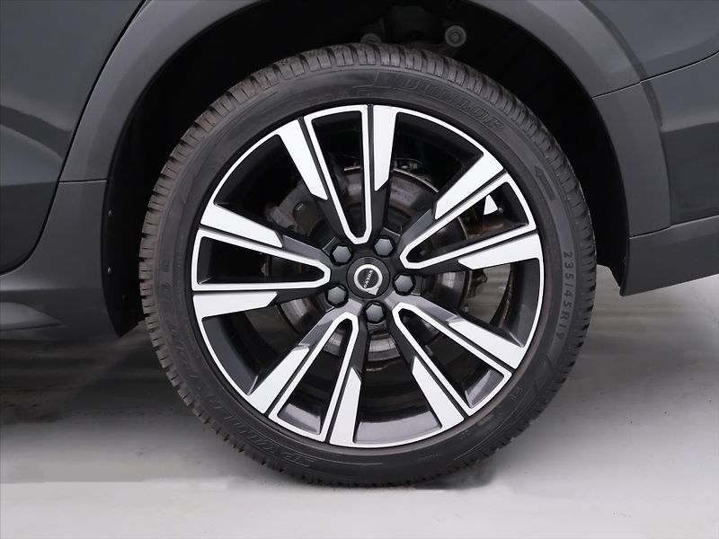 Volvo V60 2,0 B4 AWD Cross Country DPH - fotka 29 z 36