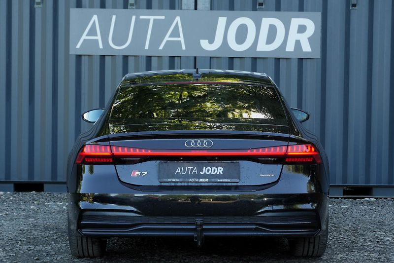 Audi A7 55 TFSI e, Quattro, Tažné, B&O - fotka 7 z 42