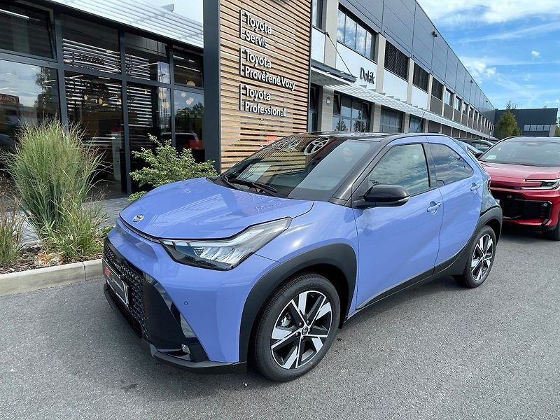 Toyota Aygo 1.5 Hybrid automat Style Smart - fotka 3 z 27