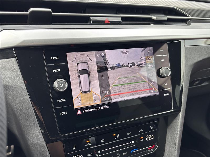 Volkswagen Arteon 2,0 TSI R-Line 206kW DSG - fotka 31 z 38