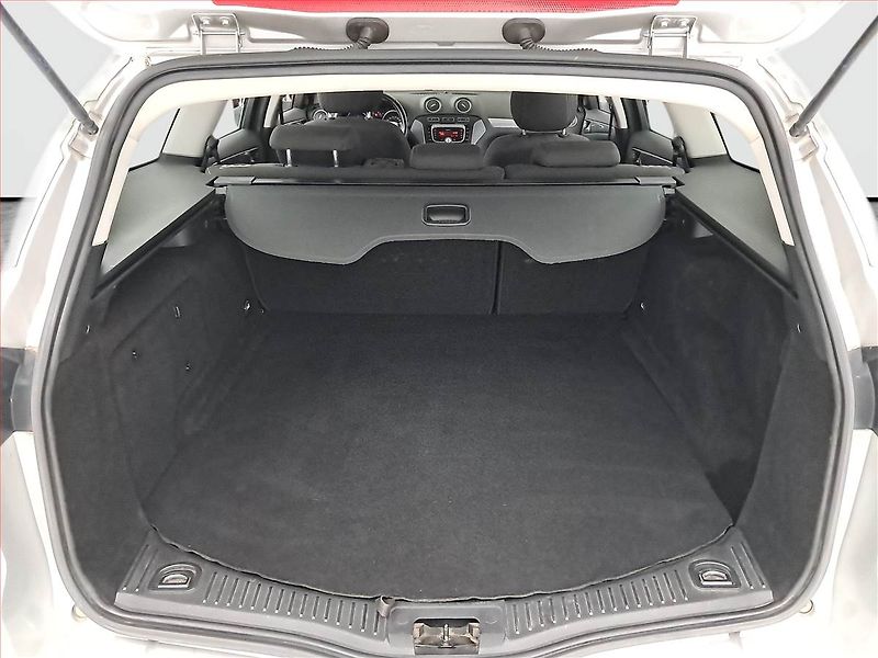 Ford Mondeo (2011) 2.0 TDCi, Vyhř. sedaček - fotka 13 z 14