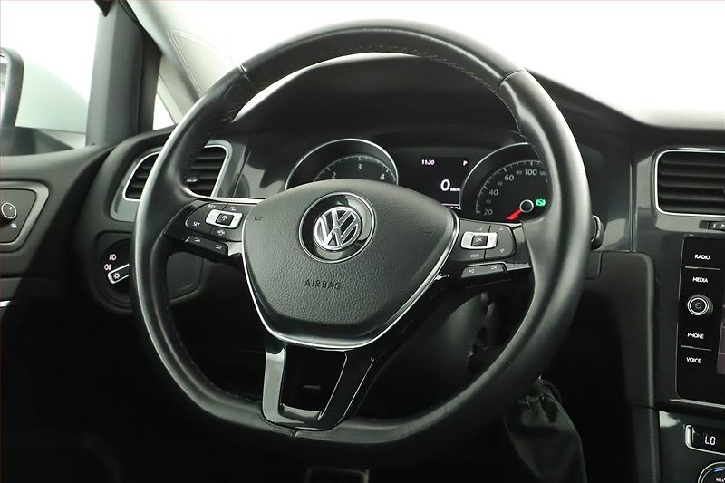 Volkswagen Golf (2020) 2.0 TDI, Automat, Serv.kniha - fotka 8 z 16