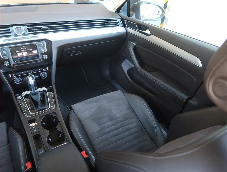Volkswagen Passat (2016) Highline 2.0 TDI 4Motion, 4X4 - fotka 8 z 20