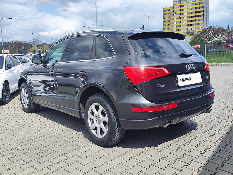 Audi Q5 2.0 TFSi/155kW Quattro ČR - fotka 7 z 30