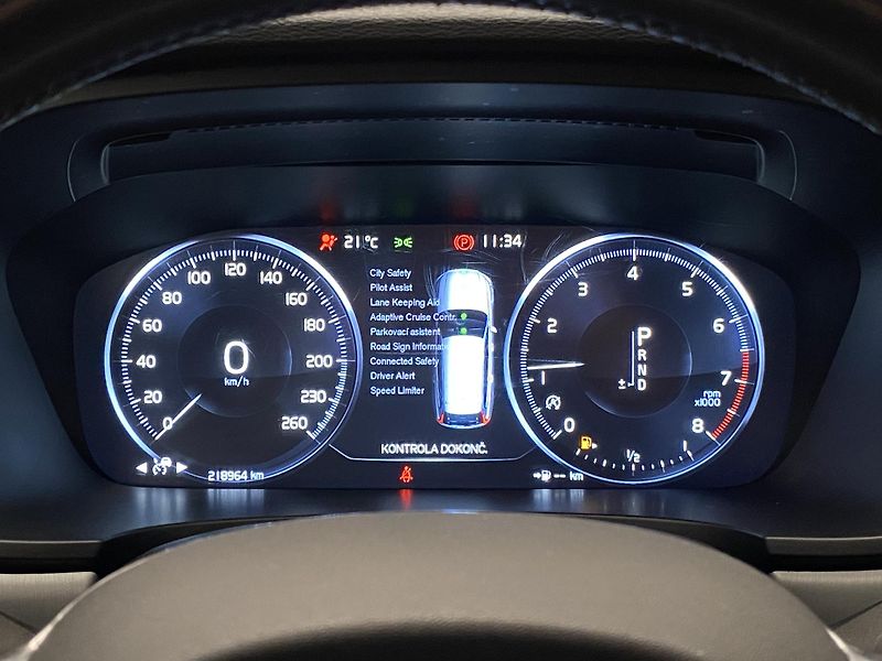 Volvo V90 T5 MOMENTUM AUT - fotka 25 z 39