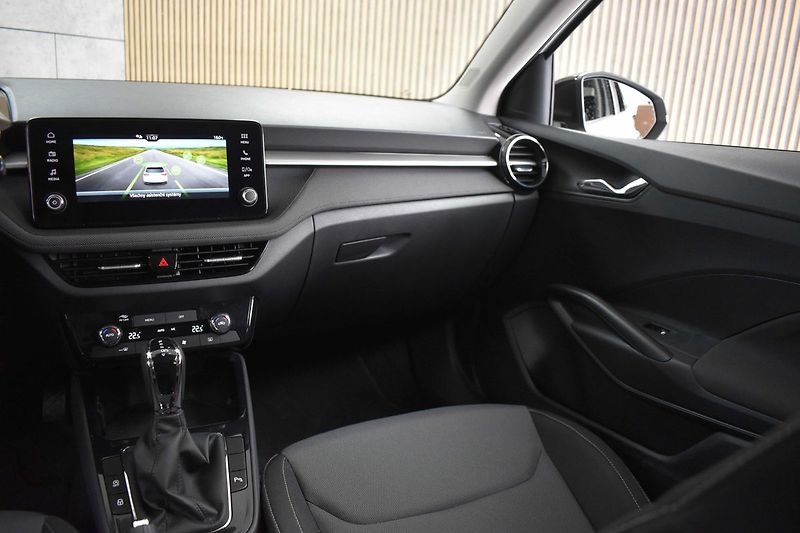 Škoda Fabia 1.0 TSI DSG*130 EDITION*ZÁRUKA - fotka 9 z 35