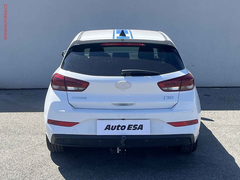 Hyundai i30 (2025) 1.5 T-GDi, ČR, STK6/28 - fotka 5 z 16