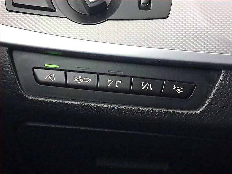 BMW Řada 5 (2013) 530d xDrive, 4X4, Automat - fotka 20 z 30