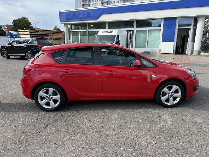 Opel Astra 1.4 88kw - fotka 5 z 42