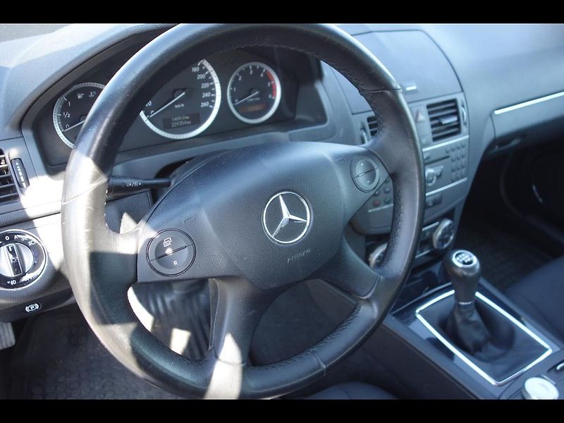 Mercedes-Benz Třídy C 200 CDi 100 kW STK07/2028 - fotka 22 z 34