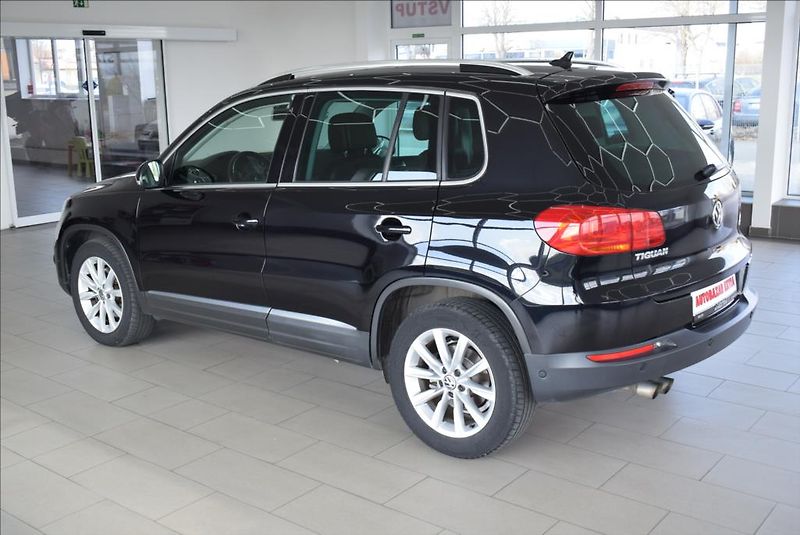 Volkswagen Tiguan 1,4 TSi, 1.maj,navi,kůže,pano, - fotka 8 z 32