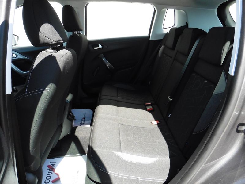 Peugeot 2008 1,2 Allure Navi, 1.maj.. - fotka 6 z 18