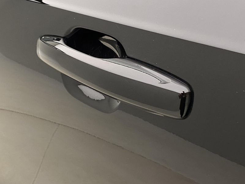 Volvo XC90 B5 AWD R-DESIGN REZERVACE - fotka 36 z 47