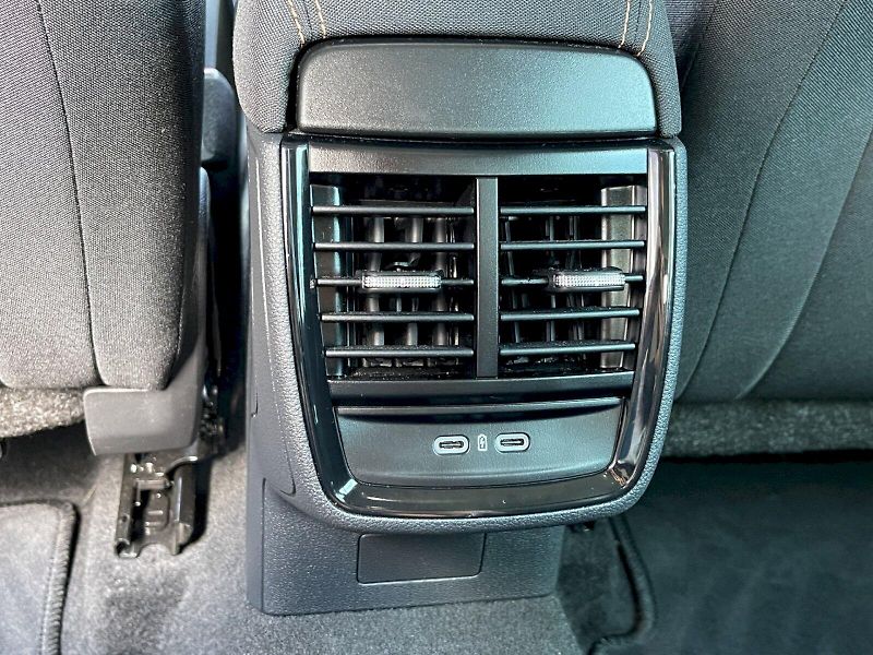 Škoda Kamiq (2025) 1.5 TSI 110 kW Top Selection - fotka 26 z 33
