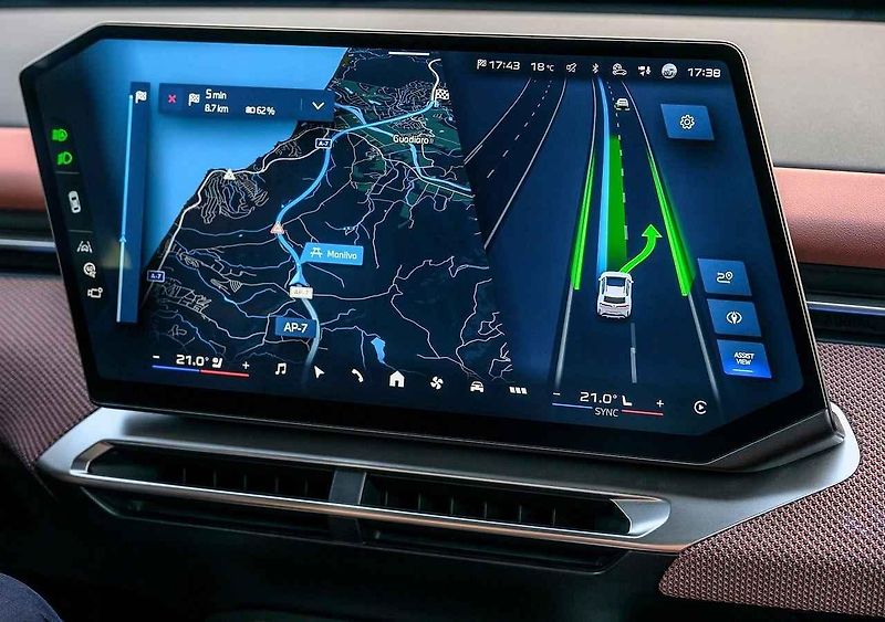 Jízda připomíná spalovací modely značky.