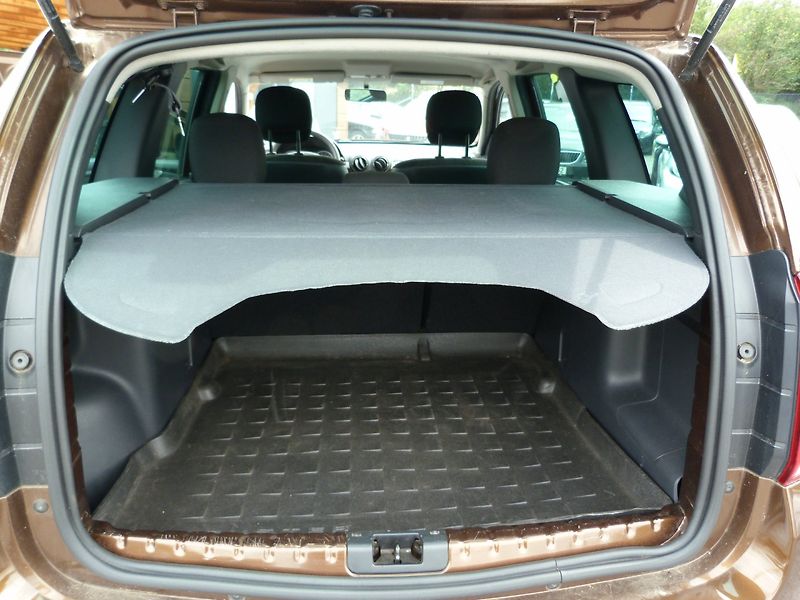 Dacia Duster 1.6 16v Laureáte - fotka 14 z 17
